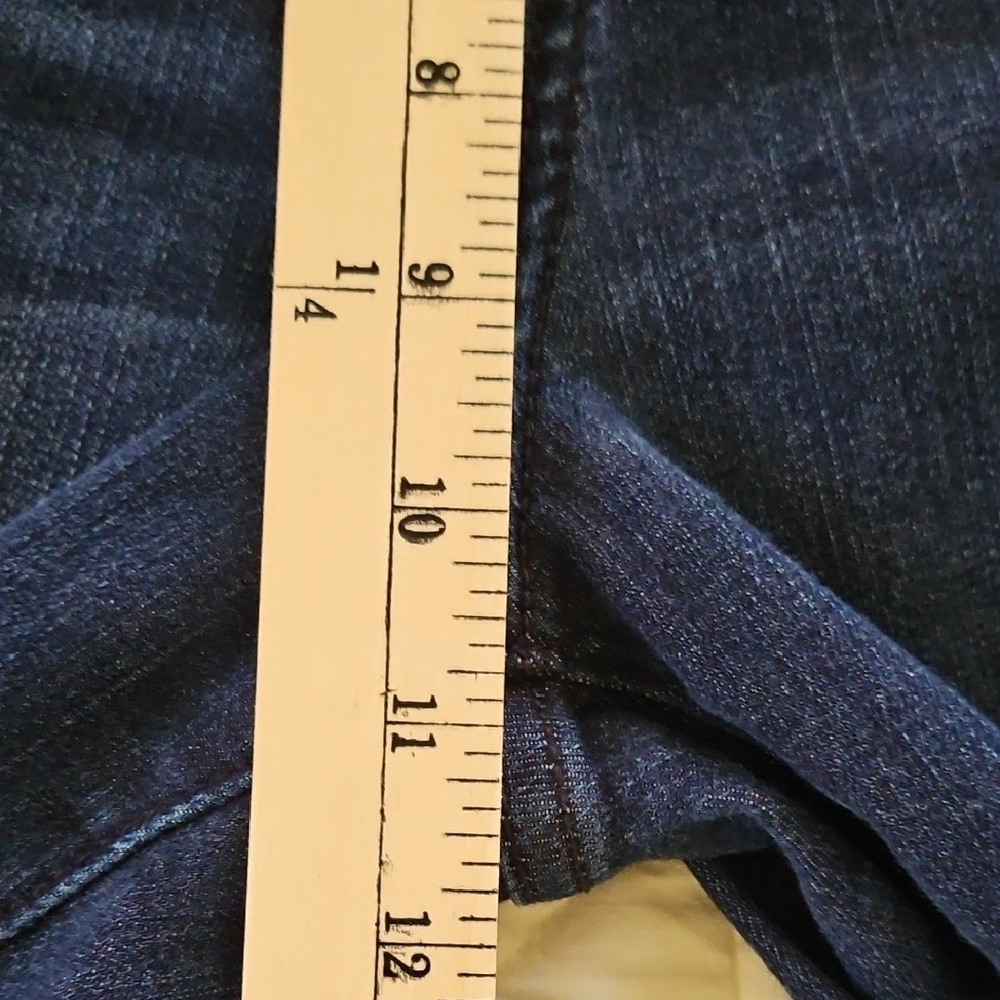 Judy Blue Slightly Distressed Straight Leg Jeans- Size 7/28 - Picture 4 of 8